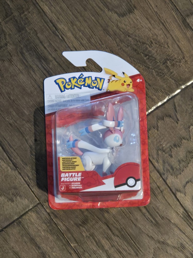 Jazwares Pokémon Sylveon Battle Figure 4″ Fairy Type Action Toy Collectible