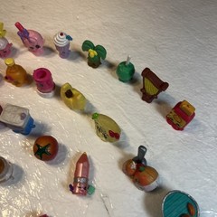 Mini Shopkins lot of 24 mini figures mixed series plus accessories