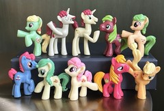 My Little Pony LOT OF 10 (APPLE FAMILY -FLAWED read description) Blind Bag Mini