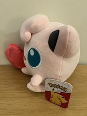 POKEMON Valentine’s Day Plush 7″ JIGGLYPUFF Holding Red Heart – So Cute NWT
