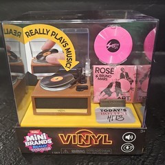 ZURU MINI BRANDS REALLY WORKS VINYL – RECORD PLAYER AND BRUNO MARS ROSE ART