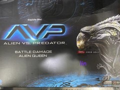 In Stock HIYA AVP Battle-Damaged Alien Queen 1:18 Ultra-Articulated Figure Model