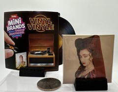🎶 ZURU Mini Brands VINYL Series- *Common* CHAPELL ROAN – Good Luck, Babe!