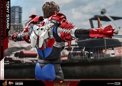 Hot Toys Iron Man 2 Tony Stark Mark V Suit Up Version Deluxe 1/6 Figure In Stock