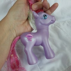 My Little Pony Pretty Parasol 2005 pink and white sparkle hair purple body