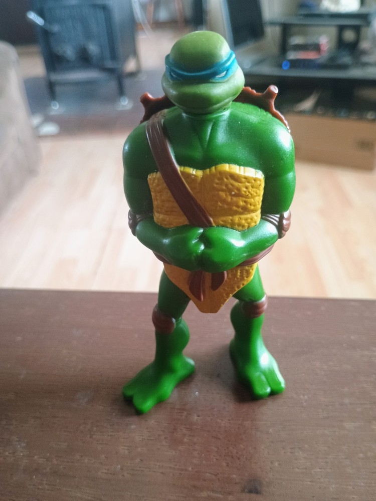 2007 McDonald’s Teenage Mutant Ninja Turtles action figure Leonardo