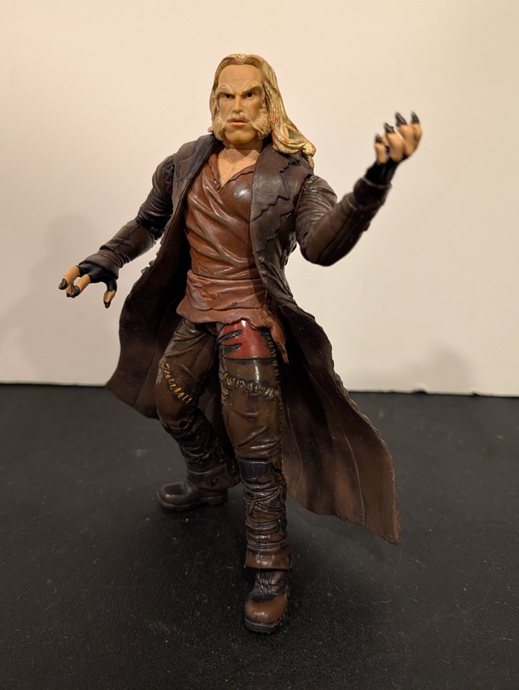 Marvel X-Men The Movie Tyler Mane as Sabretooth Figure Brown Coat ToyBiz 2000