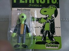 SUPER 7 PEANUTS Halloween ReAction Figure FRANKEN SNOOPY NOC Distressed Package