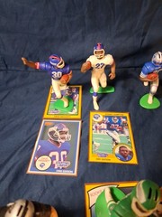 SLU FOOTBALL LOOSE 12 FIGURE LOT Mostly Giants . Most Have Cards W/ Sleeves