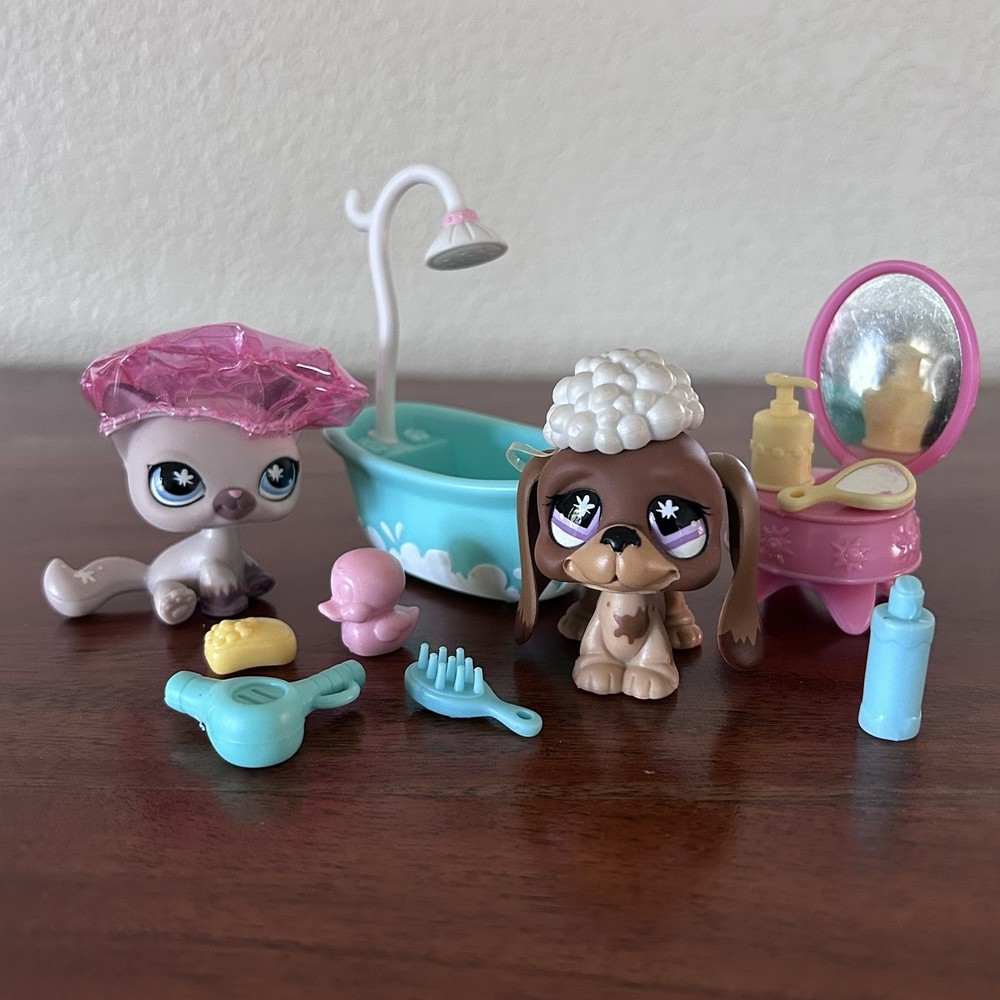Littlest Pet Shop Squeaky Clean Pets 664 Mauve Cat 665 Basset Hound, Accessories