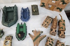 1990s era DAMAGED Military Vehicles Figures & Acc. Lot TANKS, Boats, Jeeps, Jets