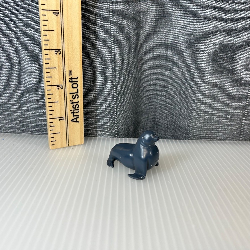 Disney Pixar Gray Seal 1″ Inch PVC Plastic Figure Figurine Cake Topper