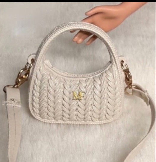 Mini Brands ZURU Fashion Series 4 Cream White Purse Tote – 1:6 Scale Doll Bag