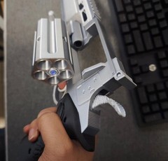 Resident Evil 9 Requiem 2026-Leon s Revolver Requiem 1:1 Prop Cylinder Works