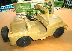 RARE 1967 Rat Patrol Jeep Desert Army Vehicle + Figures + Box + Accessories Marx