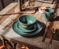 Star Wars Boba Fett Mandalorian 4-Piece Stoneware Dinner Set