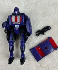 Transformers Legacy Evolution Shadow Striker Deluxe Class Complete