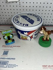 Toy Story, Bucket Of Soldiers, Disney Pixar Missing Parachutes And Coa