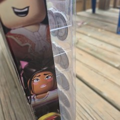 (NEW WITH CODES) ROBLOX Celebrity Collection Back in the Spotlight 20 Figures