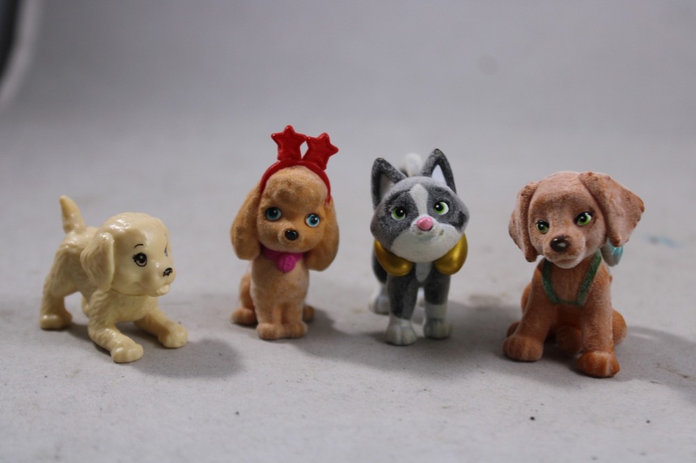 Barbie Pets Series 13 Tuxedo Cat Gold Neck Pillow Mini Flocked Lot Figure Dog