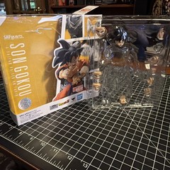 Bandai Figuarts Dragon Ball Z: A Saiyan Raised on Earth Son Goku Action Figure