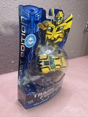 Transformers Prime First Edition Deluxe Class Autobot Bumblebee New