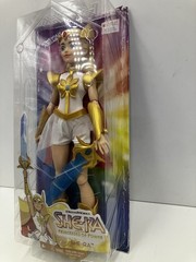 Mattel Netflix She-Ra and the Princesses of Power She-Ra Doll NEW- 2018