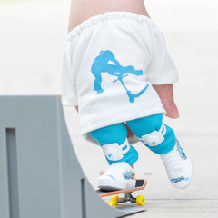 Finger Board Skateboard Set With Pants and Shoes
