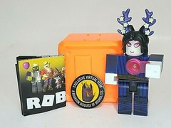 Roblox Celebrity Series 8 BOUNDLESS REVERIE + BOARGON DISGUISE OF BOUNDLESS Code