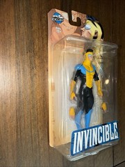 McFarlane Skybound Invincible Exclusive Yellow Suit Atom Eve Action Figure