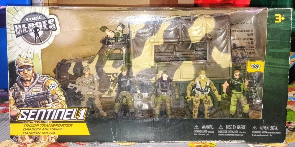 TRUE HEROES SENTINEL 1 TROOP TRANSPORTER. NIB ToysRUs