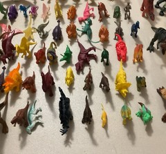 Huge Dinosaur Lot Of 100 Assorted Brands Sizes Types Skeletons Plastic, Rubber