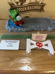 PERCY TAKES PLUNGE THOMAS FRIENDS TRAIN DIECAST TAKE Along Deluxe Play Scene Set