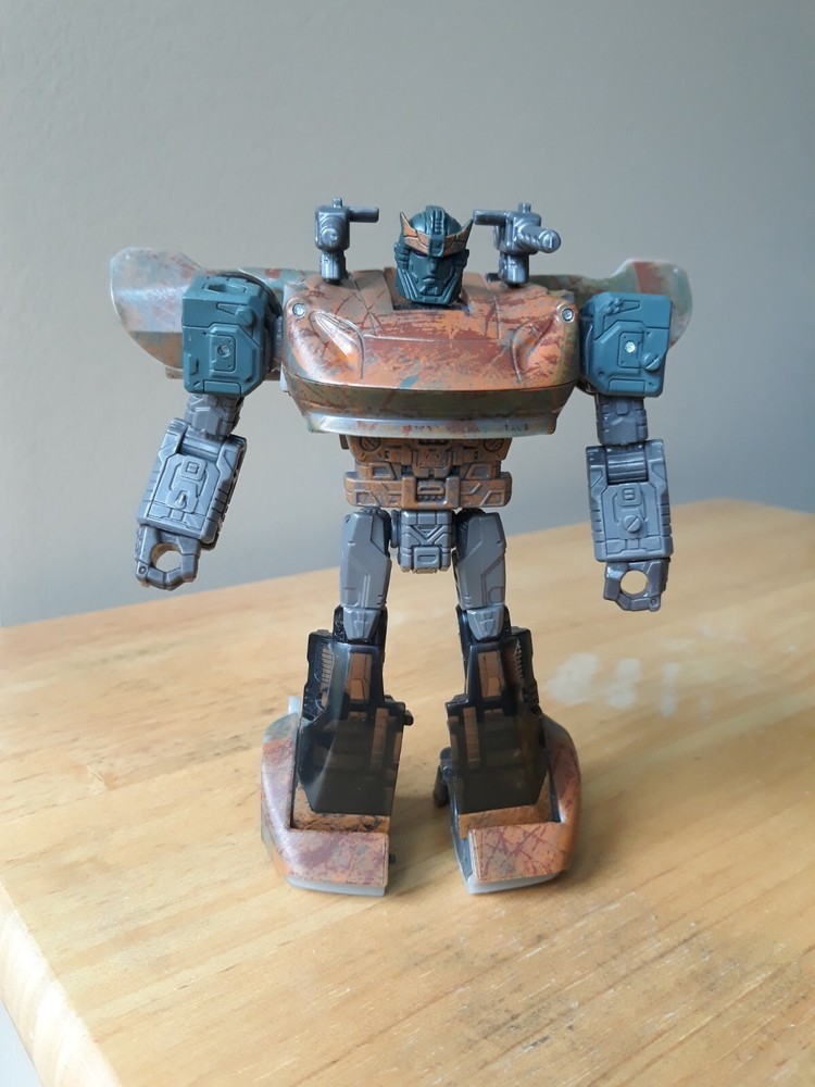 Transformers WFC Deluxe Class Sparkless Bot
