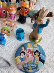 Mixed Lot Of 28 PV Random Disney And Other Mini Characters Toys Figurines