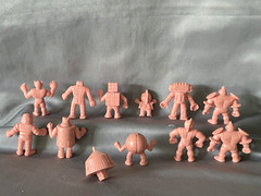 Vintage Matell 1980’s M.U.S.C.L.E. Men Mini Figures – Flesh Color – Lot of 12
