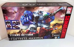 Transformers Titans Return Fortress Maximus NEW SEALED