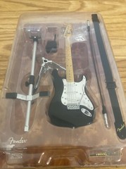 SD Toys Fender Collection Serie 1 – 1/6 Scale Model Fender Stratocaster NIB