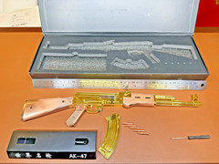 1:2 scale Alloy Army AK-47 Rifle Shell Eject Toy Gun Rose Gold edition AKM Rare