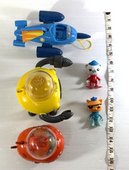 Lot of Octonauts Toys Gup-D Vehicle Crab Claw Drill, Gup-R, Gup-B with 2 Figures