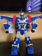 Hello Carbot Iront Transforming Robot Figure