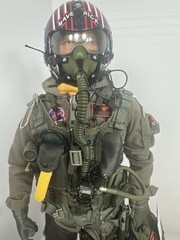 1/6 US NAVY F-14 “TOP GUN” MAVERICK TOM CRUISE TOMCAT FIGHTER PILOT + USN STAND