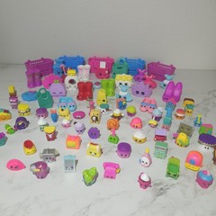 SHOPKINS Lot of 90 Characters Mixed Seasons + 6 Totes 2 Sizes