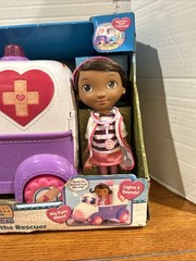 Doc McStuffins ” DOC & ROSIE THE RESCUER ” BRAND NEW WITH ACCESSORIES
