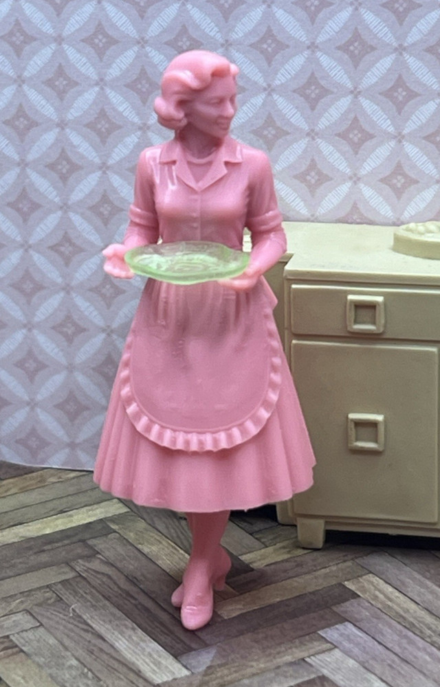 1:24 1950 Housewife Hostess Homemaker Figure Inspired by Marx