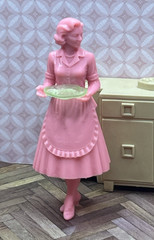 1:24 1950 Housewife Hostess Homemaker Figure Inspired by Marx