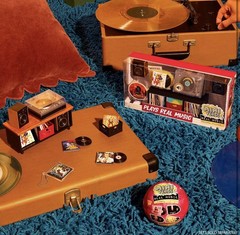 MGA’s Miniverse Real Music Record Player Mini Collectibles Mini Playable Record
