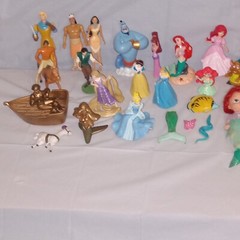 Lot of 25 Princess Cake Toppers Figures Ariel Vintage & Modern my little mermaid