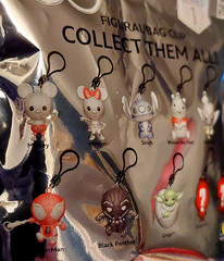 DISNEY 100 FIGURAL 3D BAG CLIP Series 1 Factory Sealed walgreens Exclusive NEW!