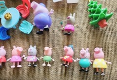 Peppa Pig 24pc Dollhouse Playset W/ Figures, Furniture, Christmas Tree, Unicorn